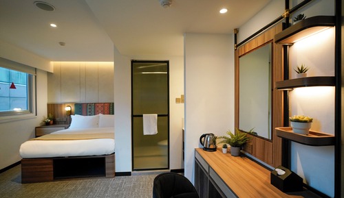 Cabin M, Executive, Window, Private Bathroom