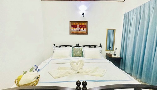 Deluxe Room, 1 King Bed