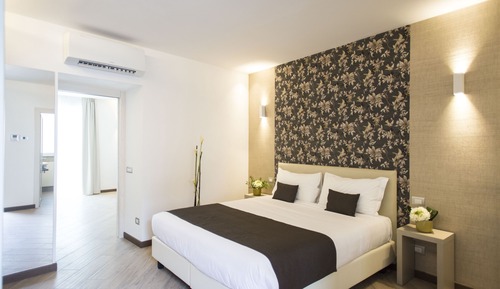 Panoramic Suite, 1 King Bed with Sofa bed, Lake View