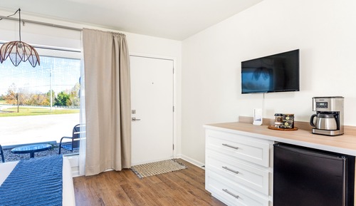 Standard Single Room, 1 King Bed, Non Smoking