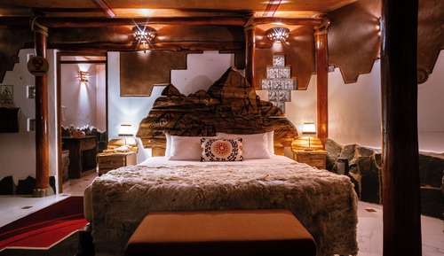 Royal Suite, 1 King Bed, Jetted Tub, Mountain View