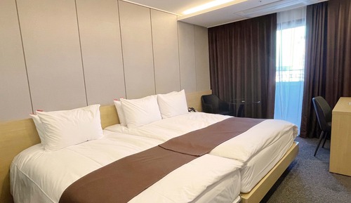 Family Double Room (No Parking Available)