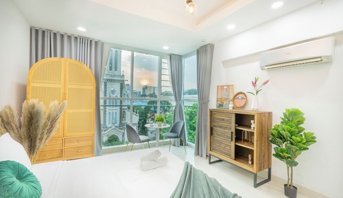 Deluxe Apartment
