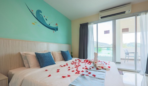 Honeymoon Suite, 1 King Bed, Bathtub, Sea View