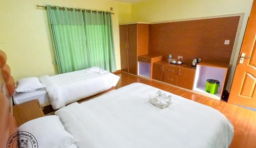 Deluxe Double Room, 2 Bedrooms, Smoking, Garden View