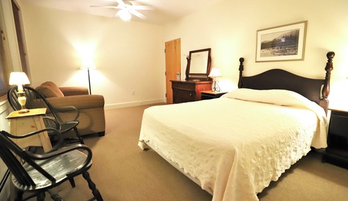 Classic Room, 1 Queen Bed with Sofa bed, Courtyard View