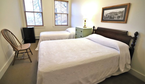 Classic Room, Multiple Beds, Courtyard View