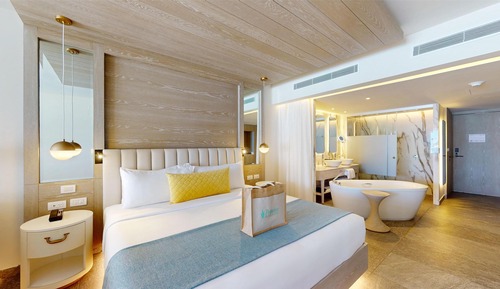 Junior Suite (Platinum Swim Out)
