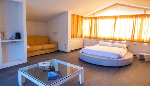 Exclusive Studio Suite, 1 Bedroom, Hot Tub, Garden View