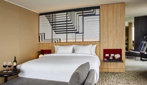 Junior Suite, 1 King Bed (Executive Lounge access)