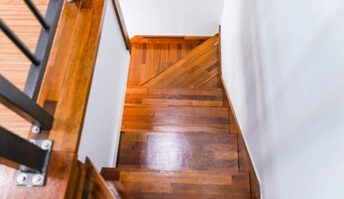 Room (1F Room 102 (Duplex))