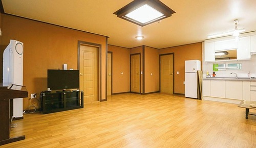 Room (Moon)