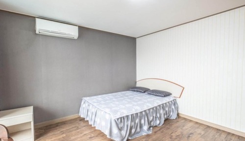 Room (Main Building -202)