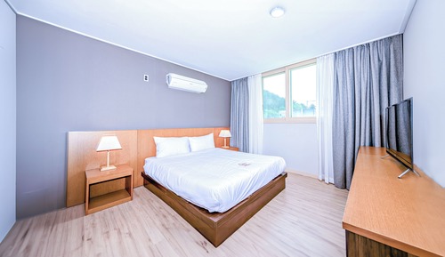 Family Double Room, Non Smoking, Mountain View
