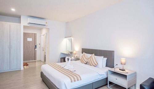 Premium Double Room Single Use, 1 King Bed, Non Smoking, Air conditioning