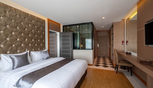 Family Room, 2 Bedrooms