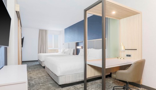 Suite, Multiple Beds (Hearing Accessible)