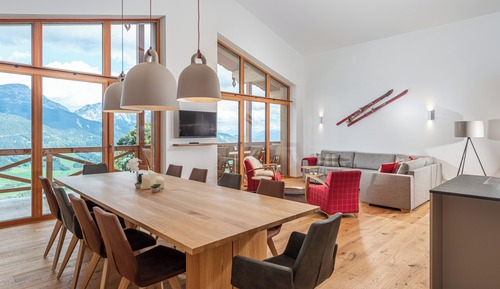 Deluxe Penthouse with Balcony & Panoramic View