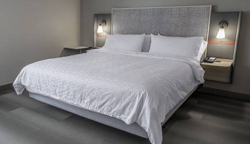 Standard Room, 1 King Bed, Accessible (Communications, Roll-In Shower)