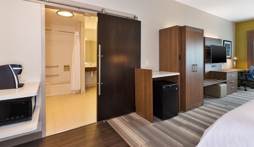 Standard Room, 2 Queen Beds, Accessible (Mobility, Accessible Tub)