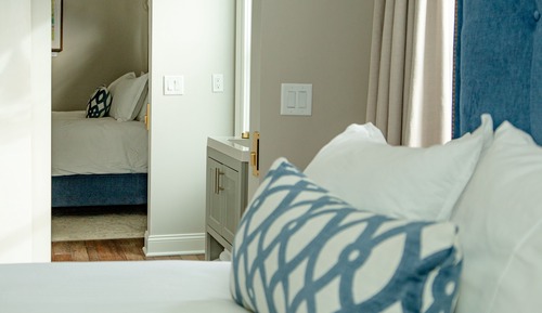 Historic 2-Bedroom Queen Beds Suite
