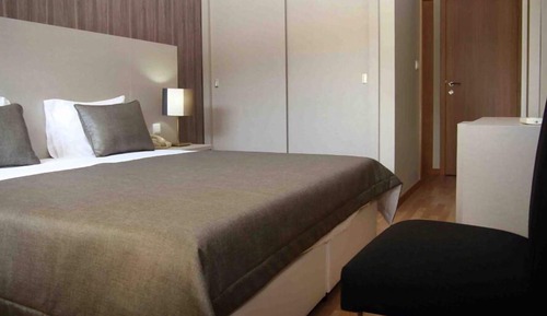 Standard Triple Room, Private Bathroom