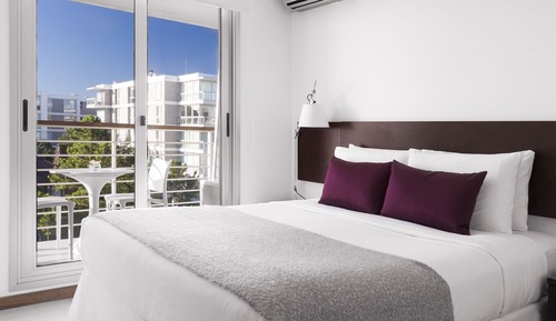Deluxe Room, 1 Queen Bed, City View