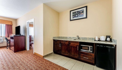 Suite, 3 Twin Beds, Non Smoking, Refrigerator & Microwave