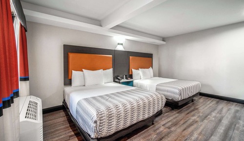 Room, 2 Queen Beds, Accessible, Non Smoking