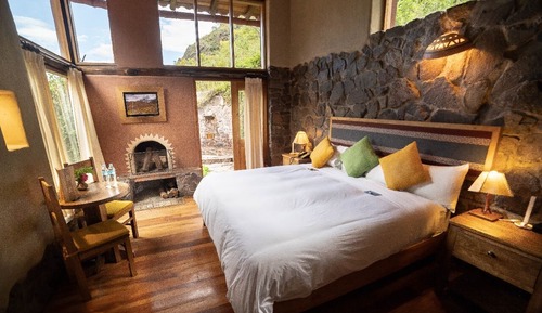 PRESIDENTIAL ROOM WITH JACUZZI