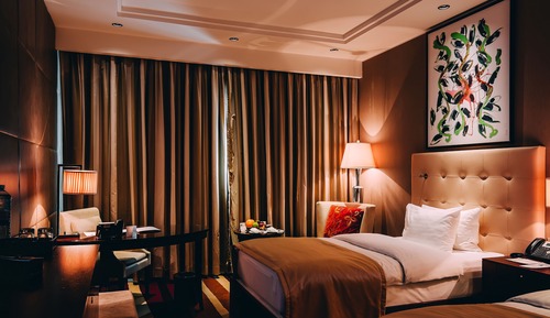 Deluxe Room, 1 King Bed, Lake View