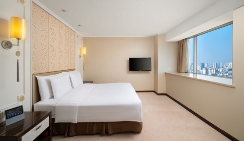 Dorsett Suite