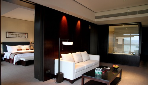 Executive Suite, 1 King Bed, Balcony, Golf View