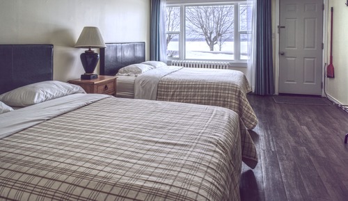 Standard Room, 2 Queen Beds, Lake View, Ground Floor