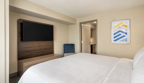 Suite, 1 Bedroom, Accessible (Communications)