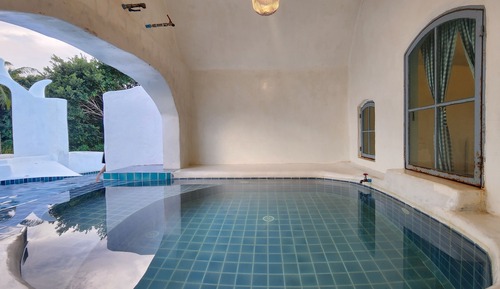 Family 2 bedrooms River Access with pool and 1 bathroom