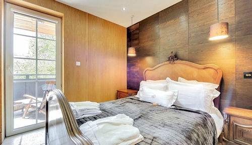Deluxe Apartment