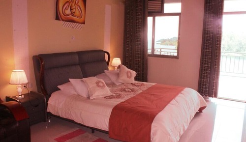 Executive Room, 1 King Bed, Lake View