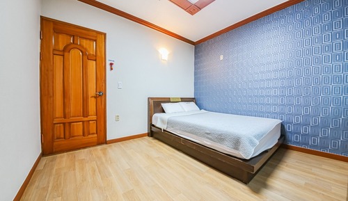 Room (Annex Building - Standard Room)