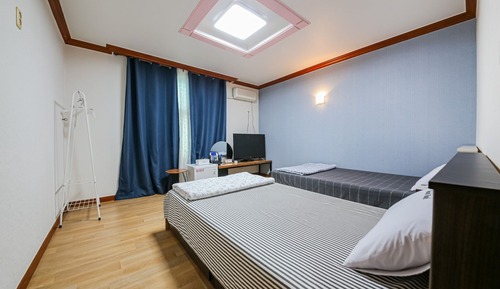 Room (Main Building - Twin Room)