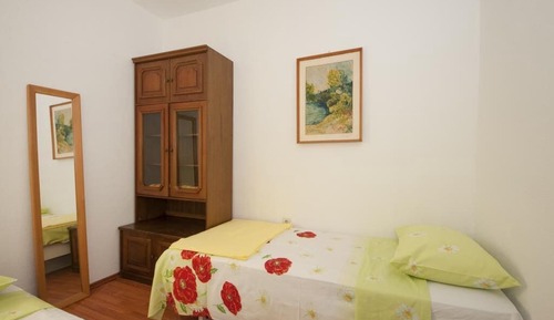 Apartment (Two Bedroom Apartment with Garden)