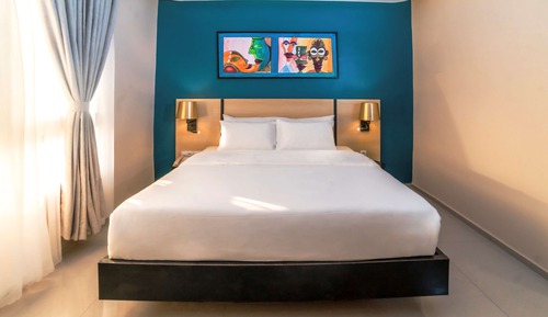 Standard Room, 1 King Bed, Non Smoking, Pool View