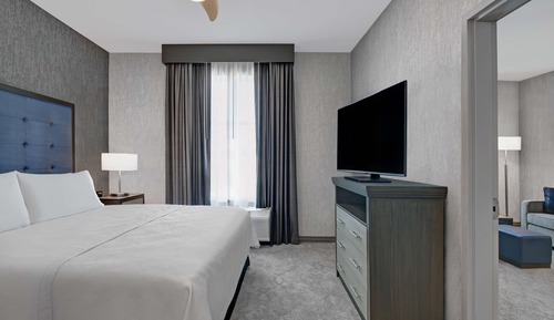Suite, 1 King Bed, Accessible (Roll-In Shower)