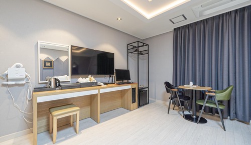 Room (Twin general (double + single bed / P)