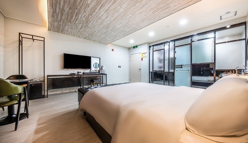 Room (Couple PC (2PC + Double Bed) High spe)
