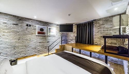 Room (VIP SUITE (Karaoke/Party/Netflix YouT)