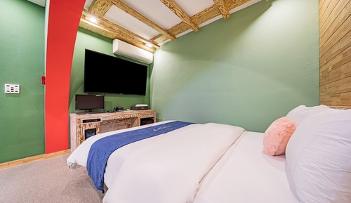 Room (Suite)
