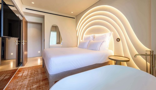 Deluxe Suite, 1 King Bed, Sea View