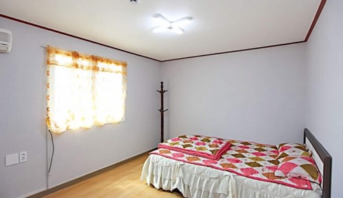 Room (Marie (2F))