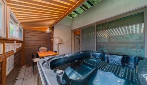 Room (Flower Spatula (Jet Spa))